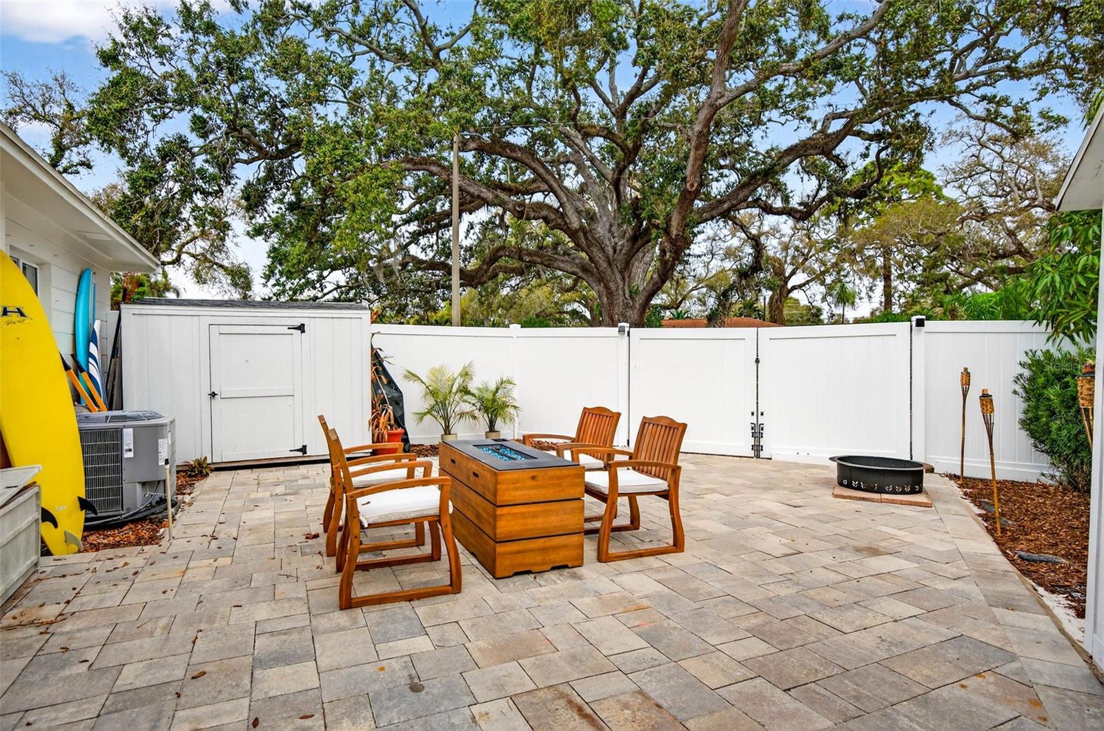 BAY PINES ESTATES - Residential