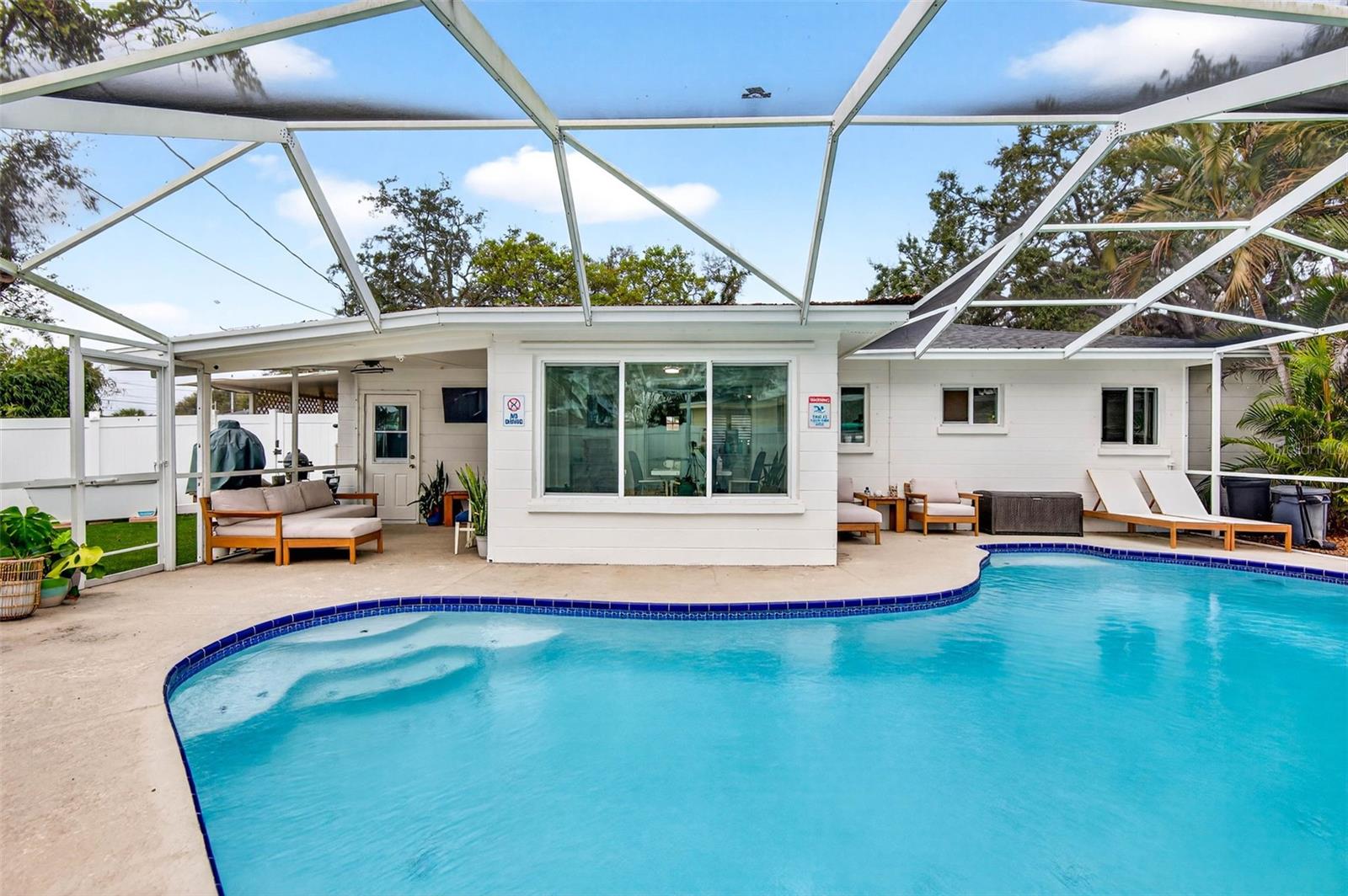 BAY PINES ESTATES - Residential