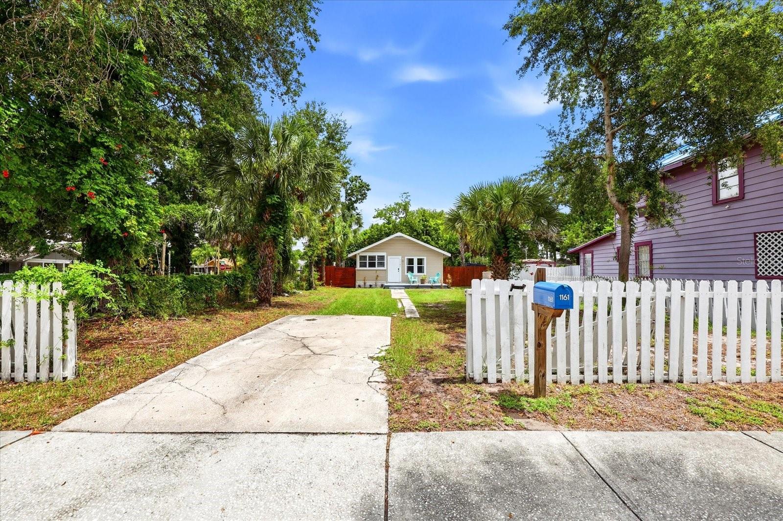 1161 NEWTON AVENUE S