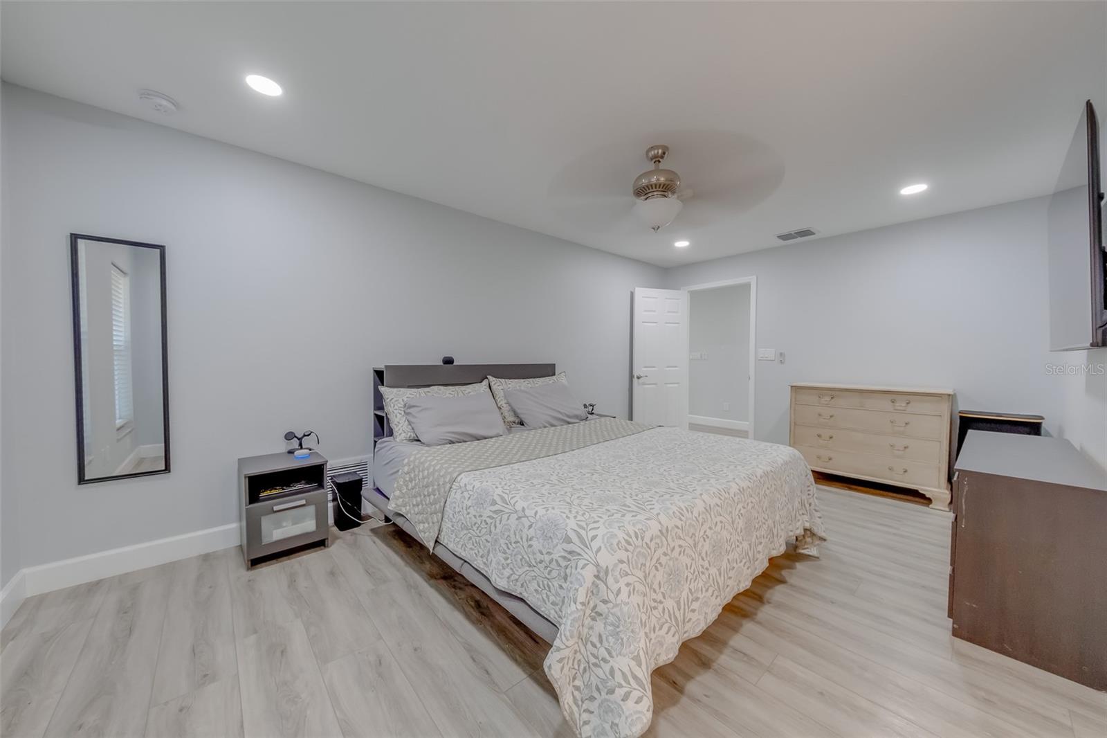 HARBOR VISTA - Residential