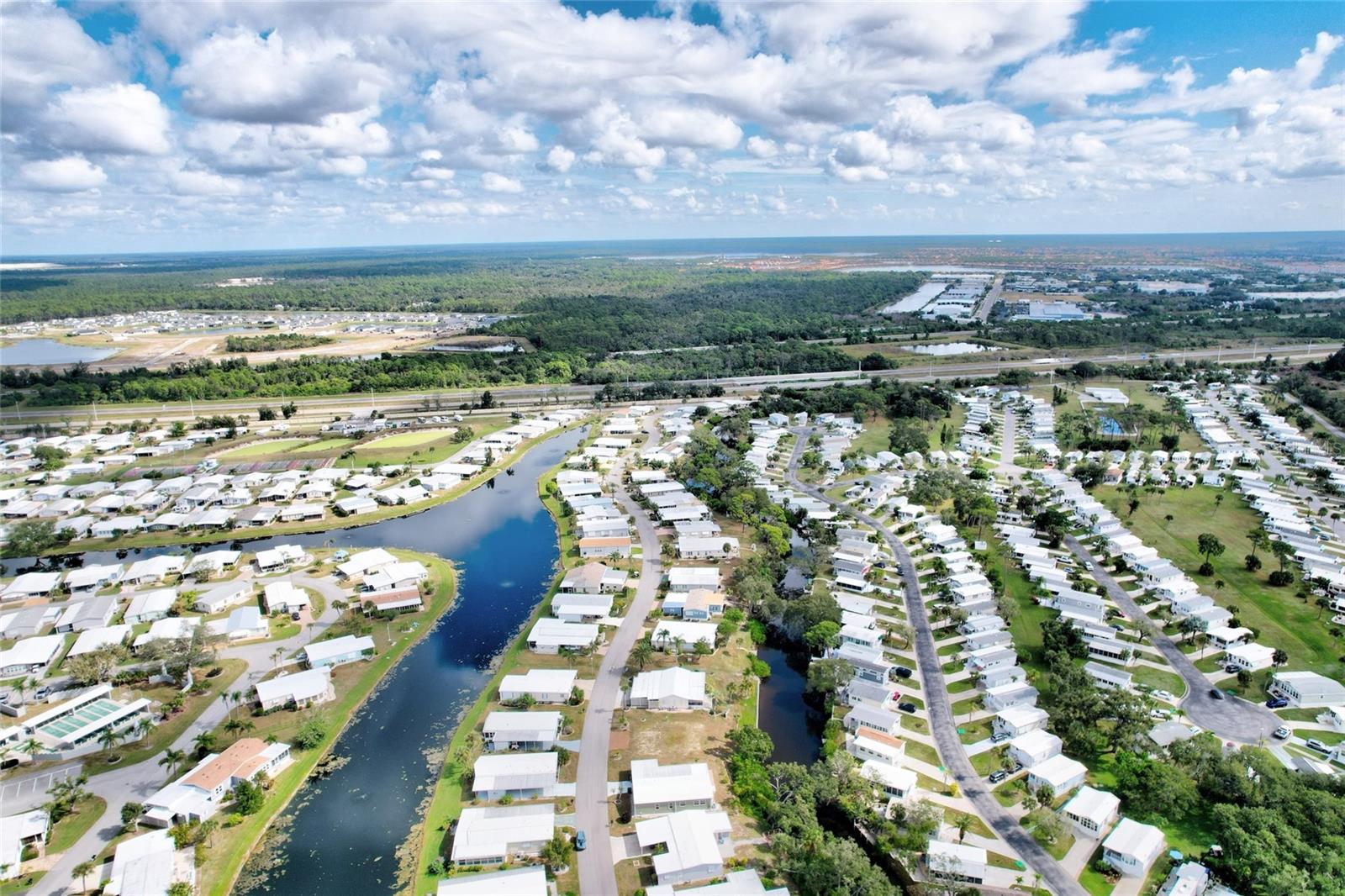 KINGS GATE CLUB MHP - Land