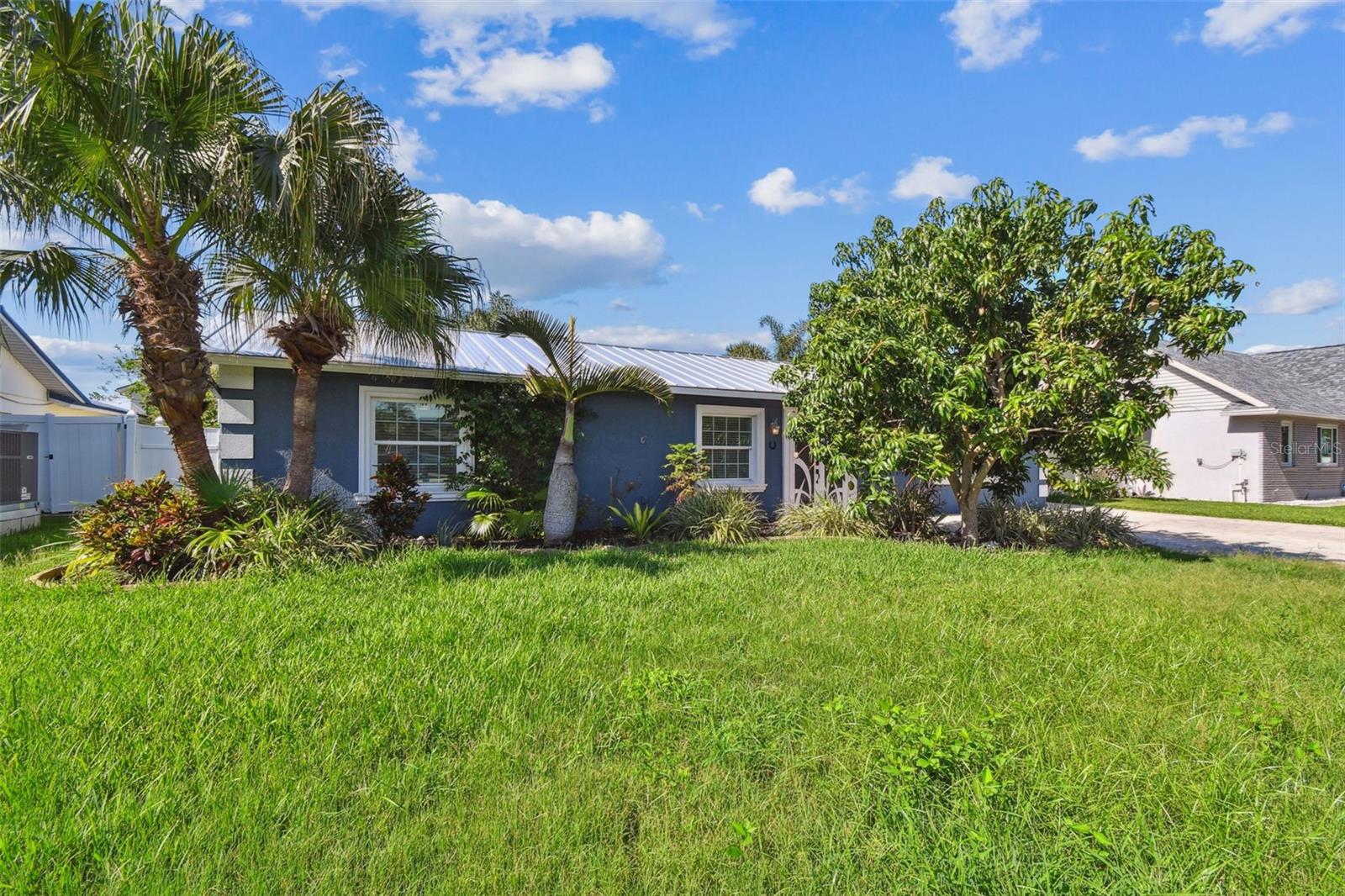 8708 THORNWOOD LANE