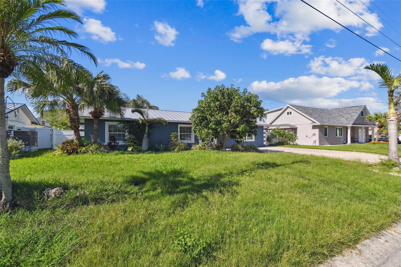8708 THORNWOOD LANE