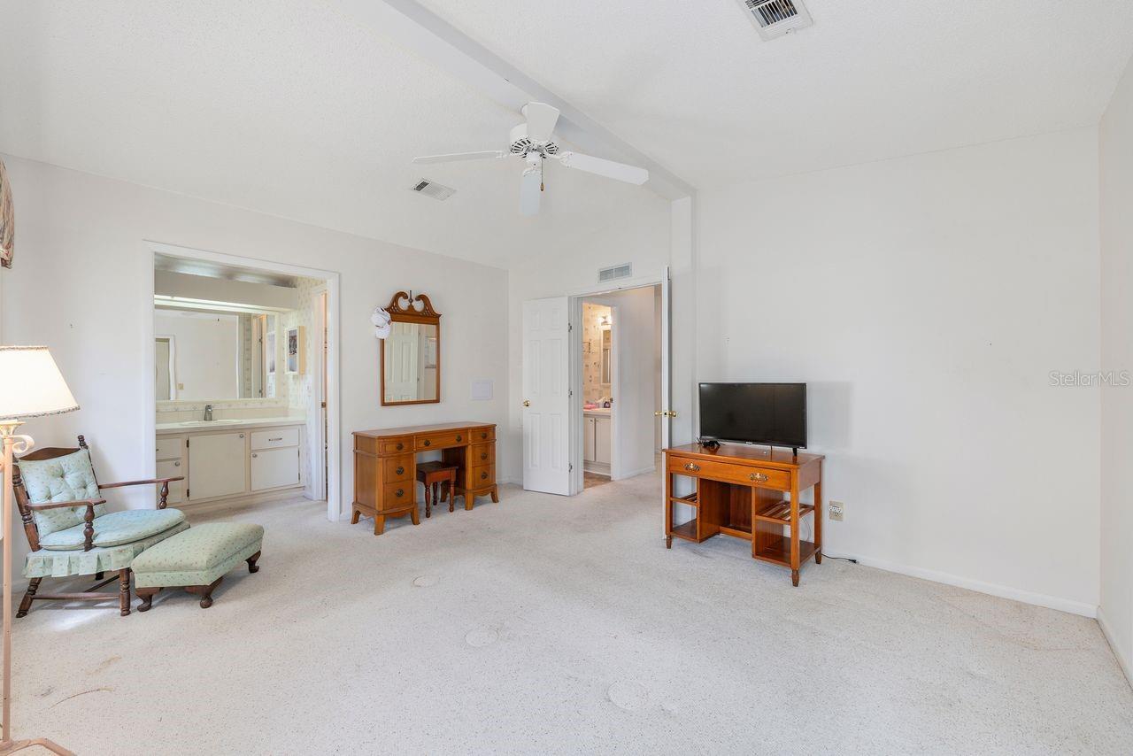 LADY LAKE ORANGE BLOSSOM GARDENS UNIT 13 - Residential