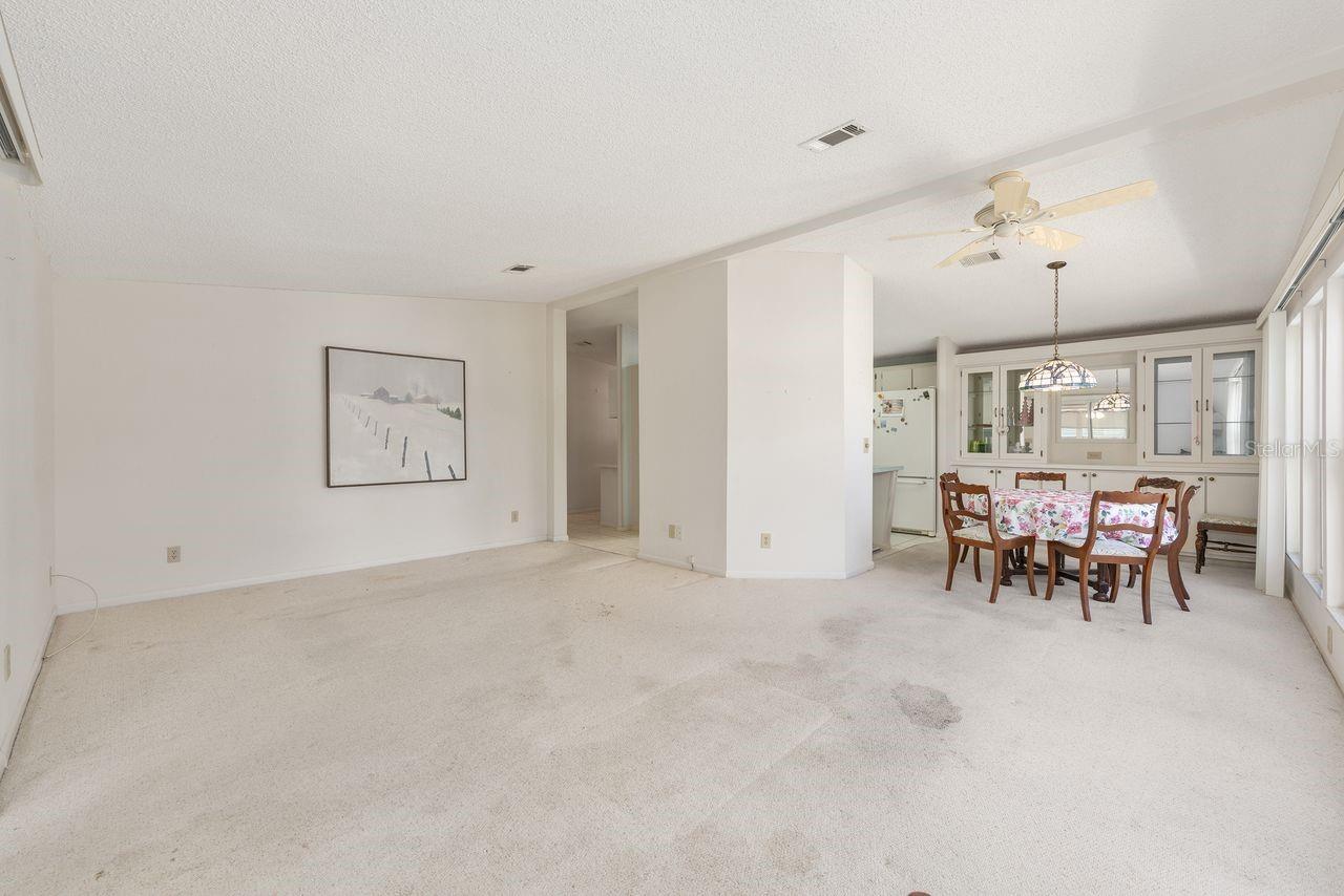 LADY LAKE ORANGE BLOSSOM GARDENS UNIT 13 - Residential