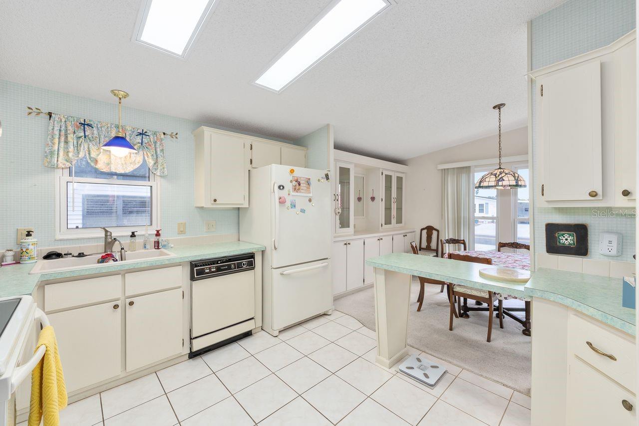 LADY LAKE ORANGE BLOSSOM GARDENS UNIT 13 - Residential