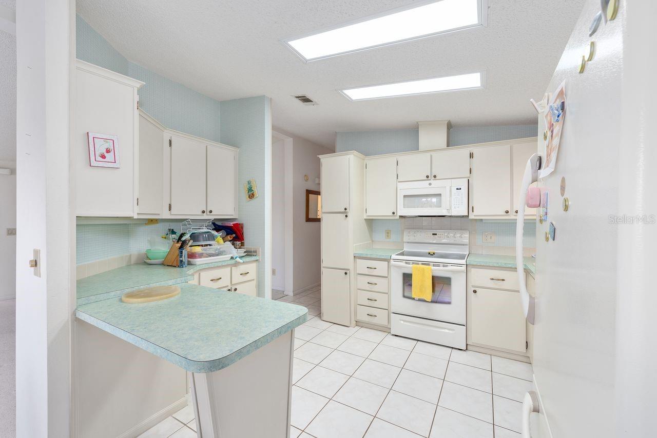 LADY LAKE ORANGE BLOSSOM GARDENS UNIT 13 - Residential