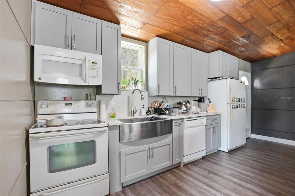 Photo of 320 S Otis Avenue, Lecanto, FL 34461 (MLS # W7883522)