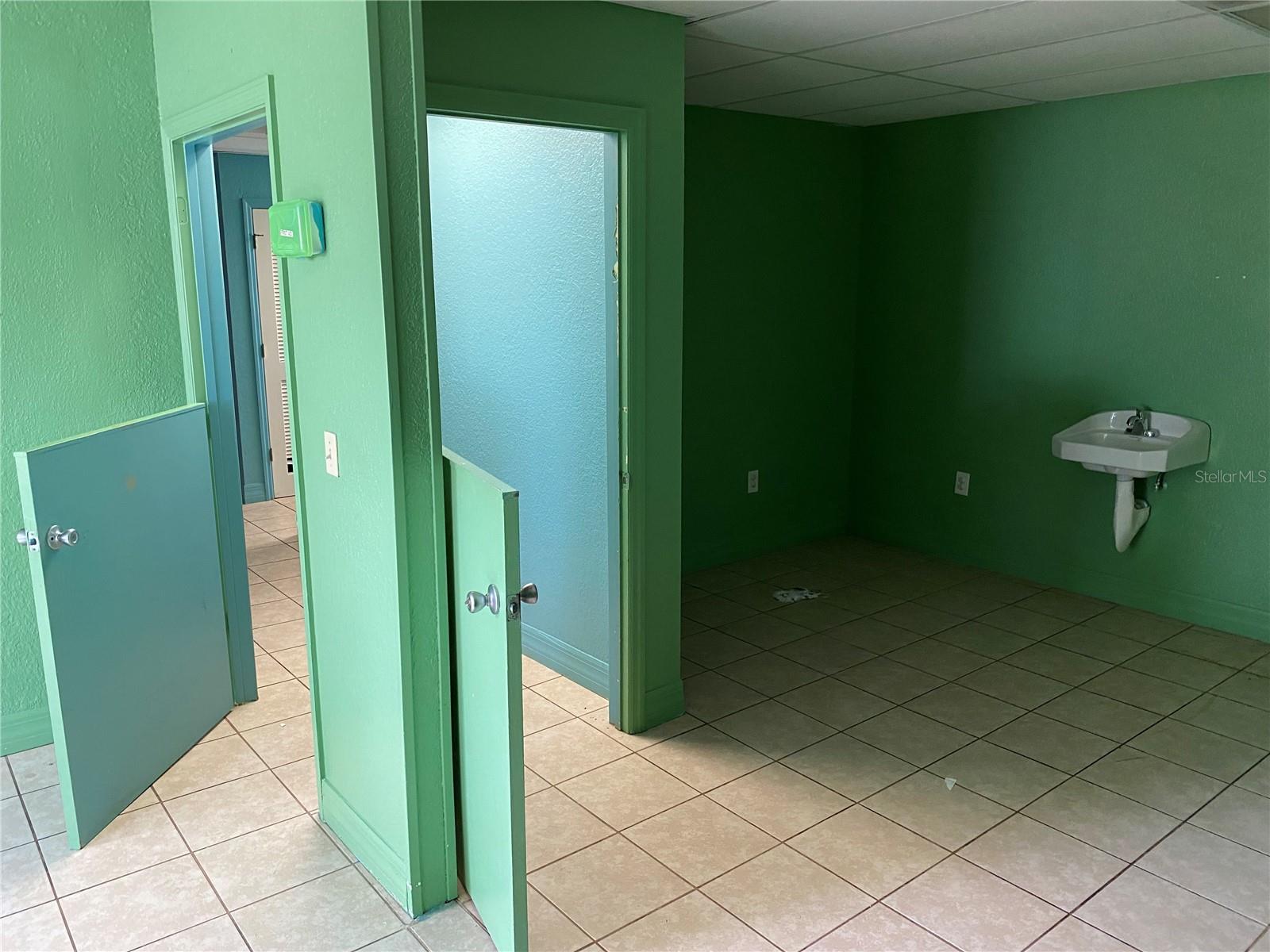 FROSTPROOF IN US - Commercial Sale