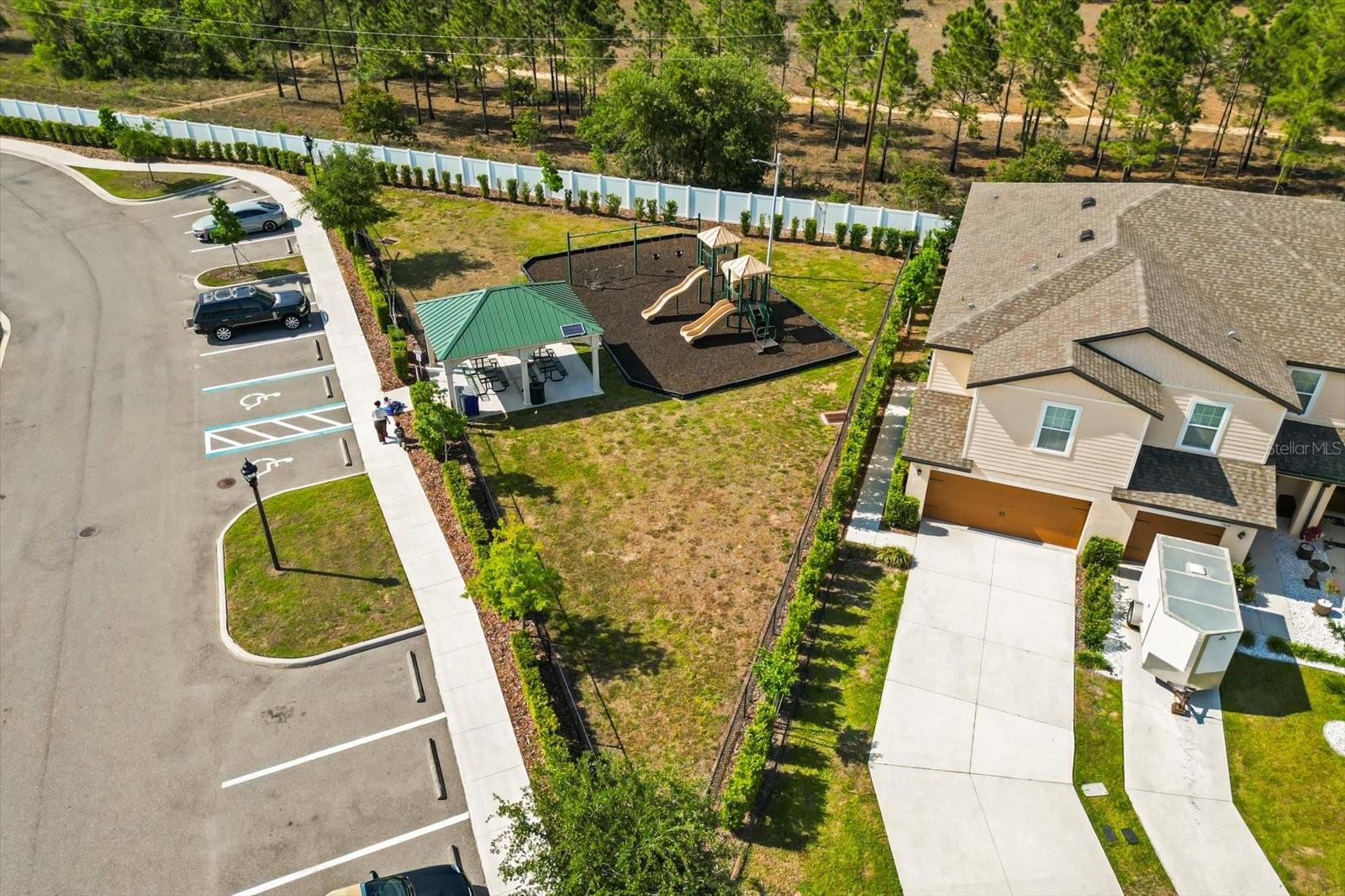 HAMLETS/TAVARES - Residential
