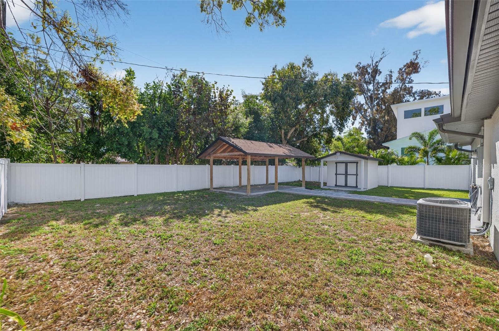 4420 POMPANO DRIVE SE