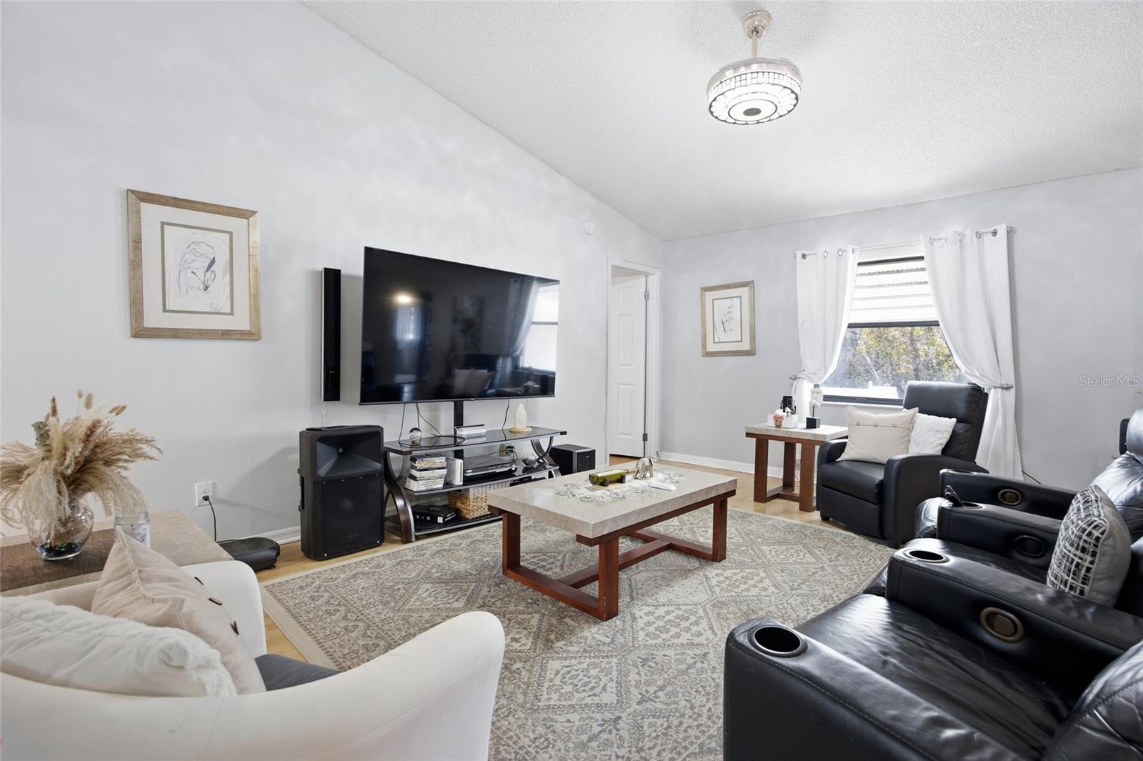 MARION OAKS - Residential