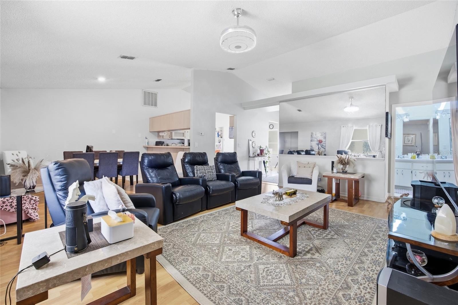 MARION OAKS - Residential