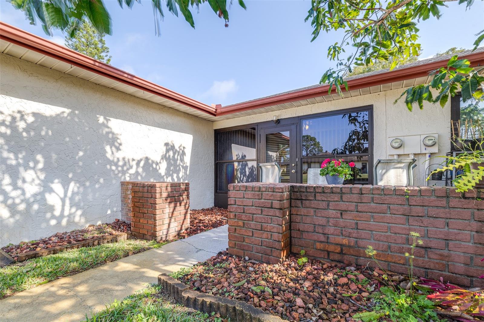 3466 MACLAREN DRIVE