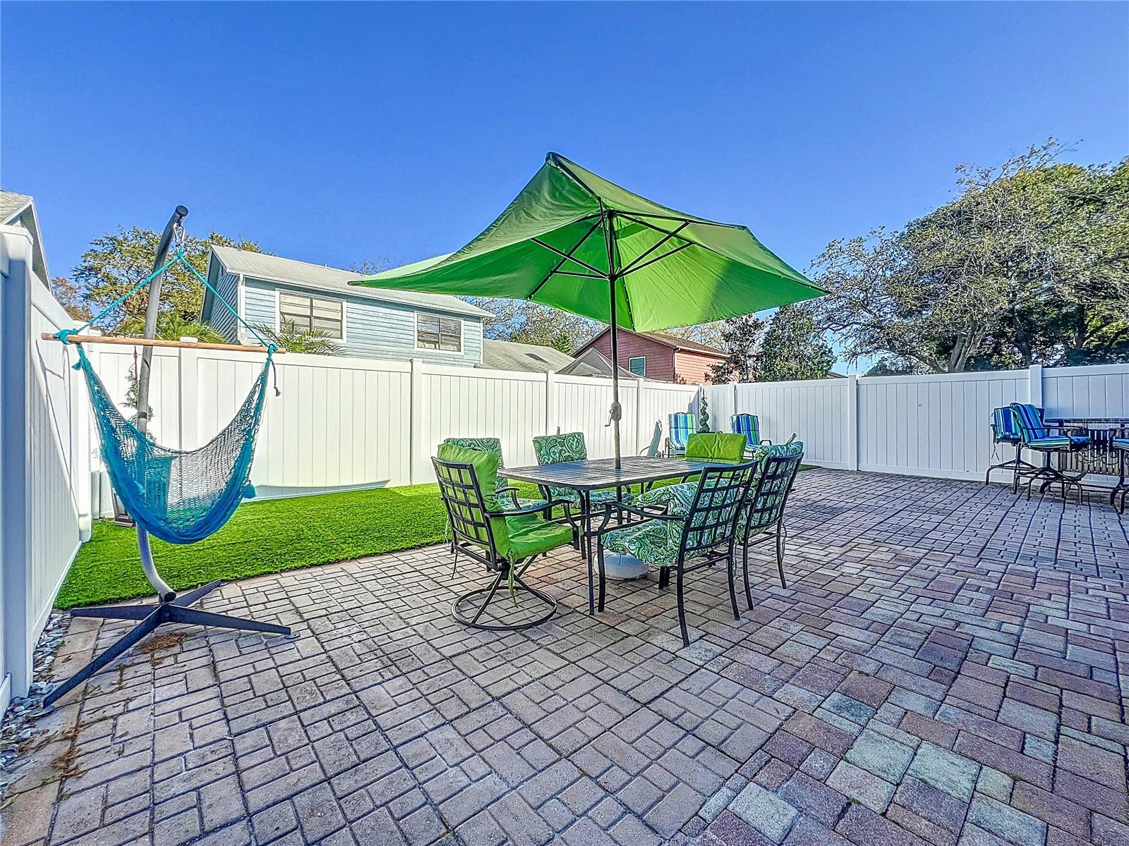 LE CLARE SHORES - Residential