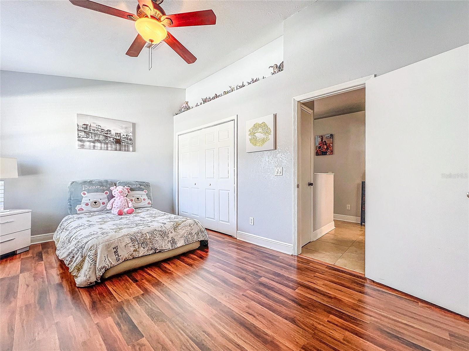 LE CLARE SHORES - Residential
