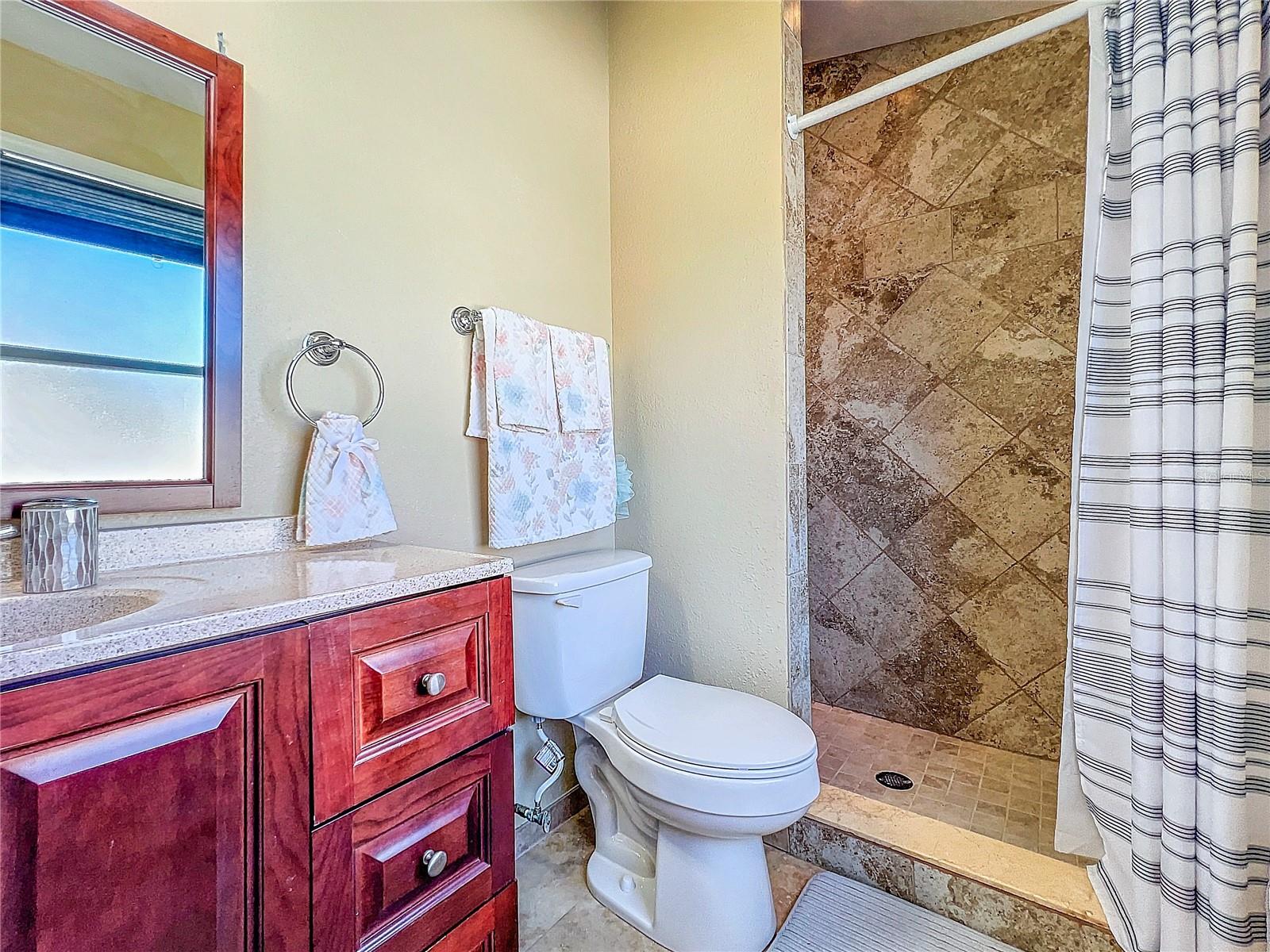 LE CLARE SHORES - Residential