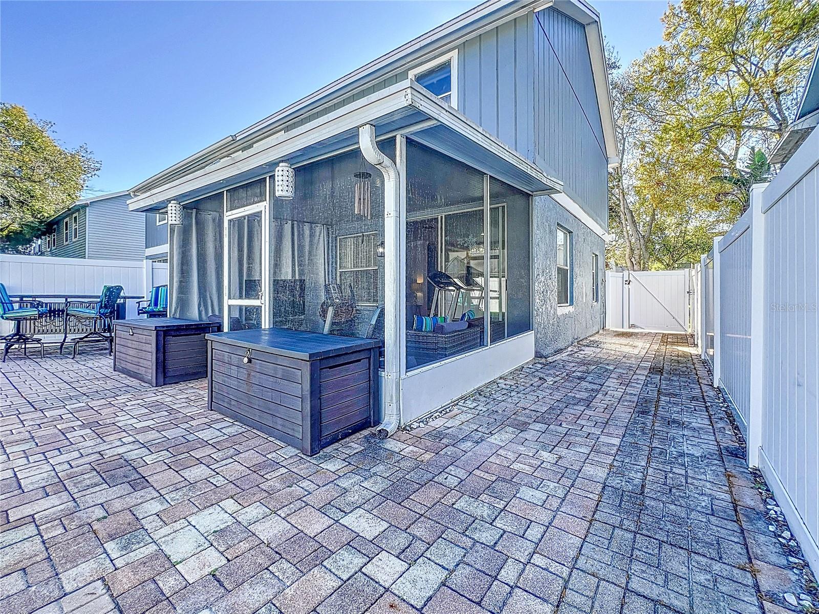 LE CLARE SHORES - Residential