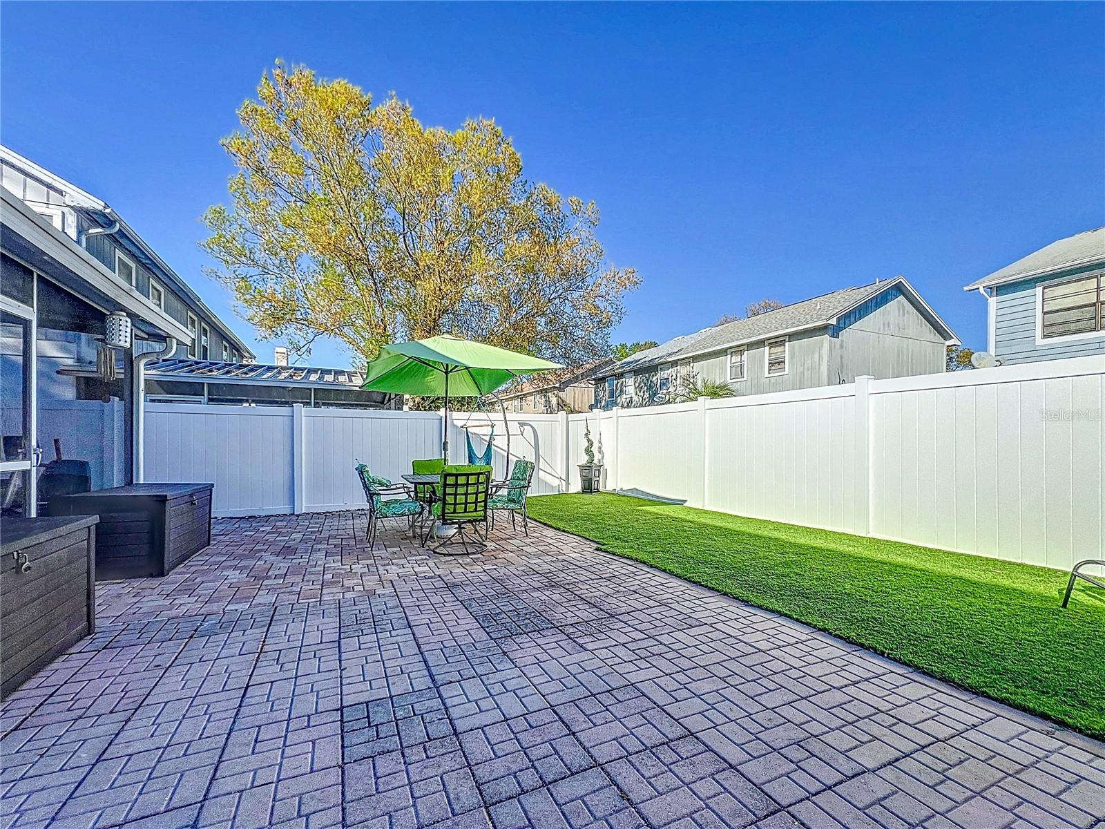 LE CLARE SHORES - Residential