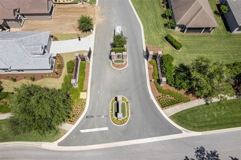 A home in HERNANDO