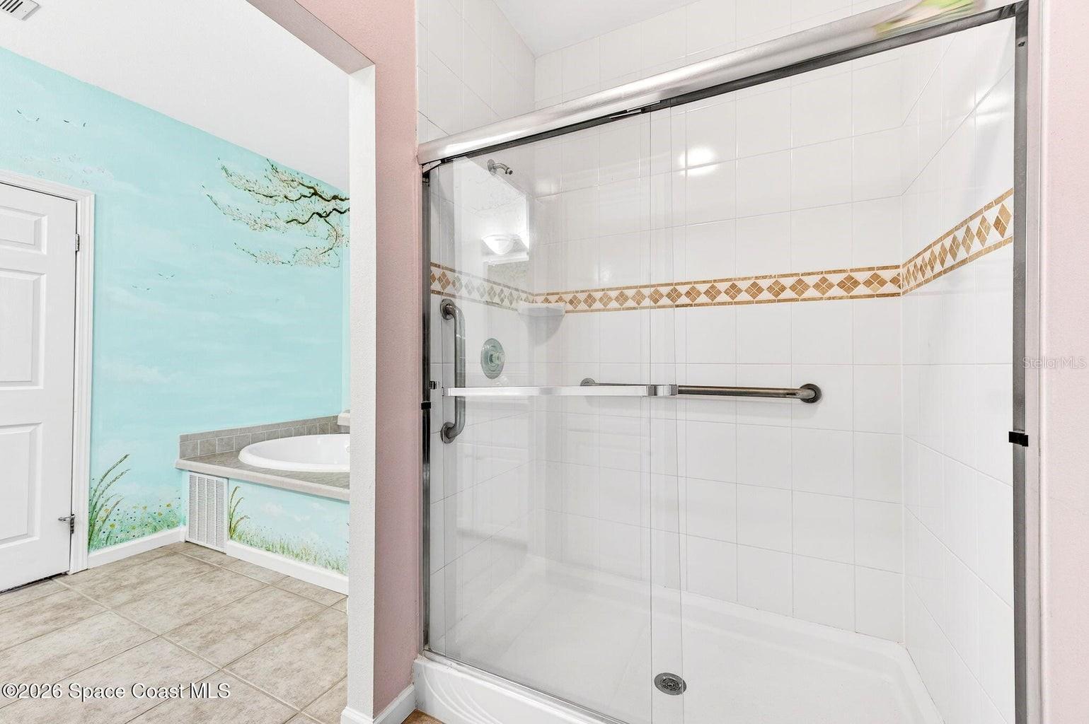 NORTHWEST LAKES CONDO PH VI - Residential