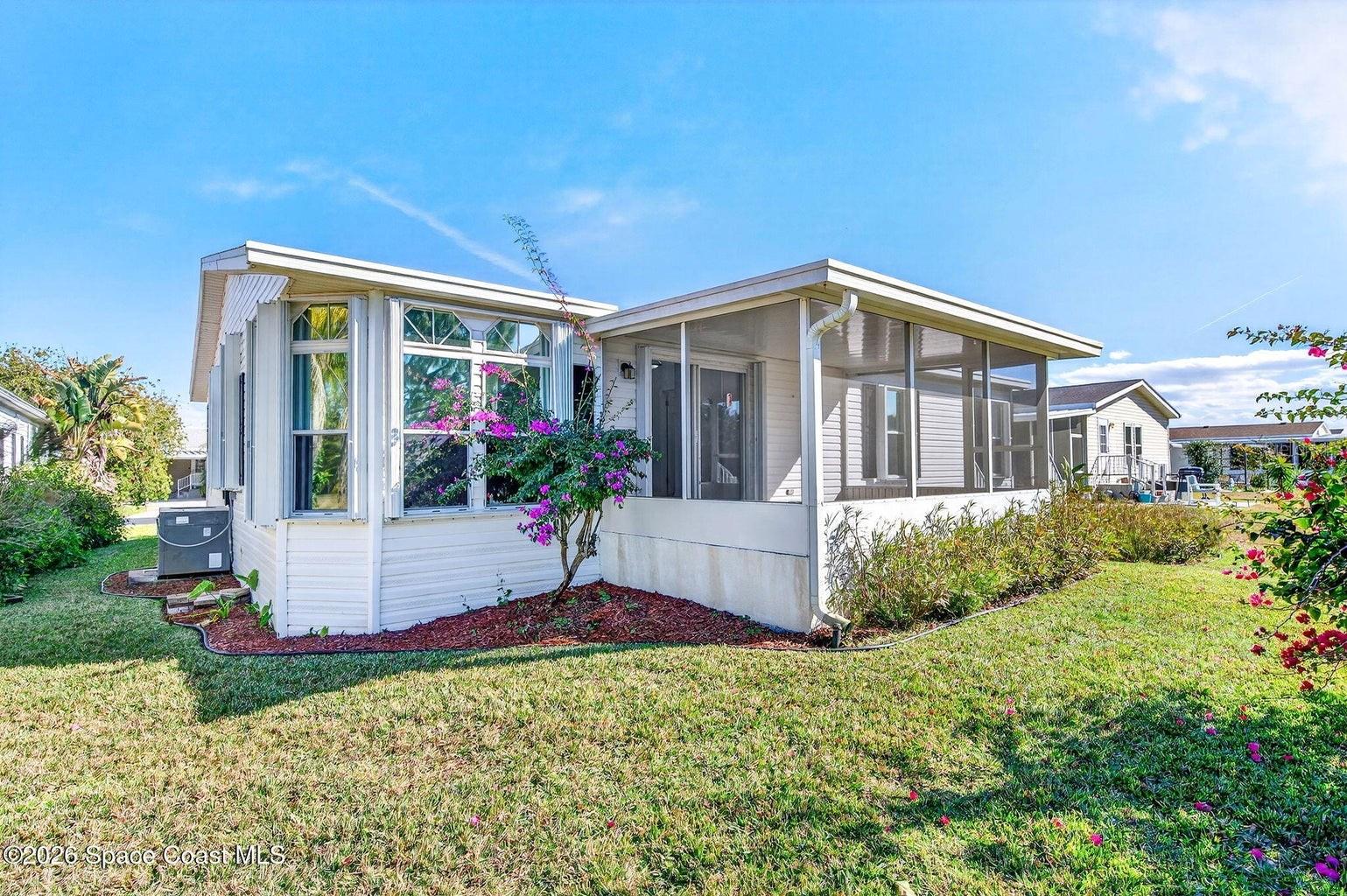 NORTHWEST LAKES CONDO PH VI - Residential