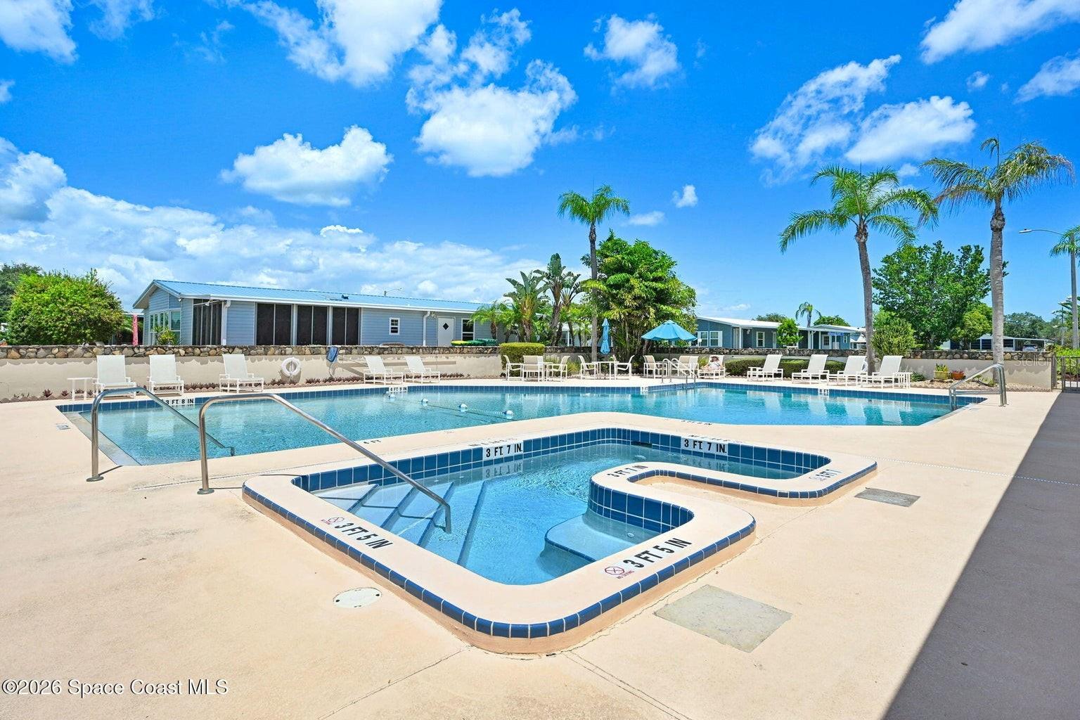 NORTHWEST LAKES CONDO PH VI - Residential