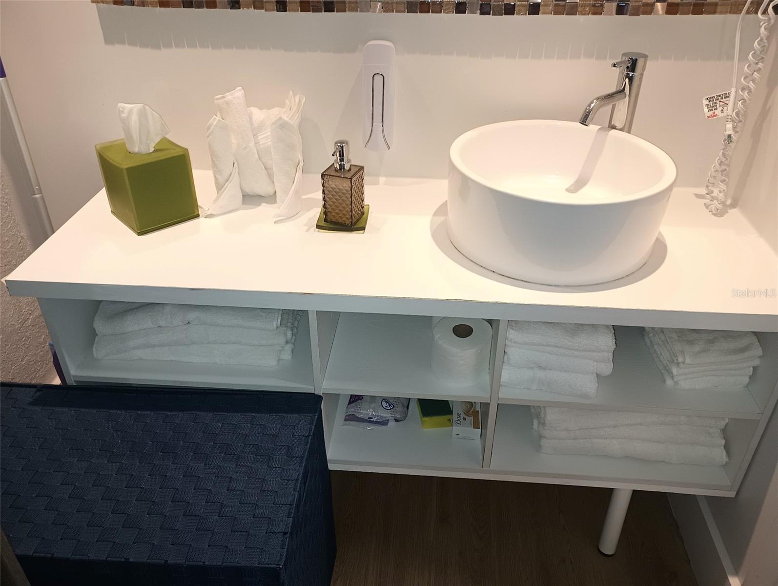 GREENPOINT ESSENTIAL HOTEL CONDO - Residential