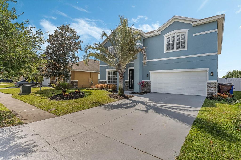 Photo of 600 Michigan Estates Circle, Saint Cloud, FL 34769 (MLS # G5103838)
