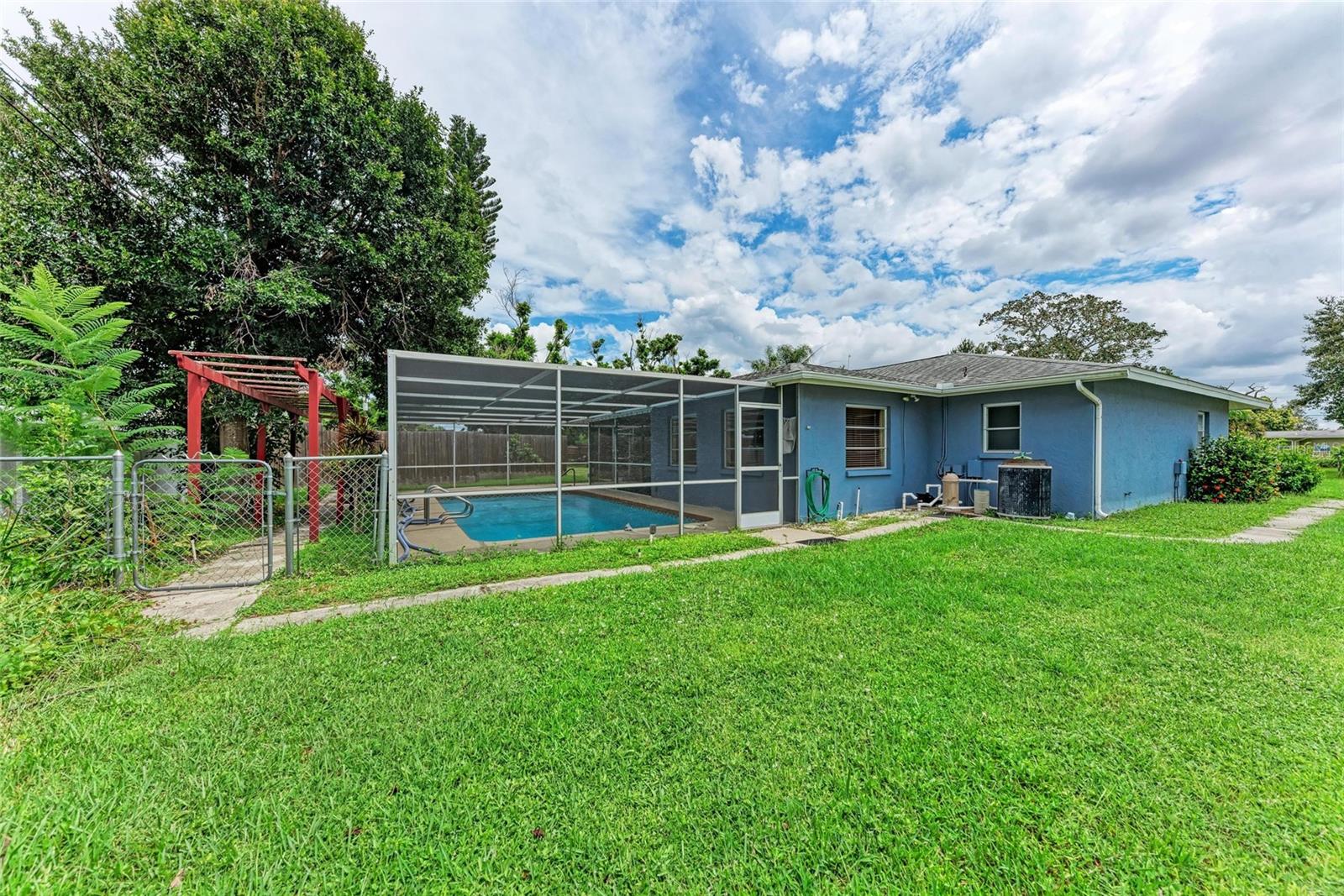 SOUTH VENICE - Residential