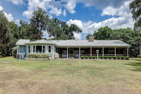 A home in VALRICO