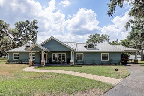 A home in VALRICO