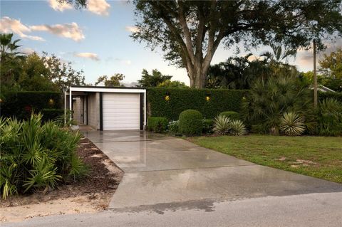 Photo of 1549 Drexel Ave NE, Winter Haven, FL 33881 (MLS # P4936276)