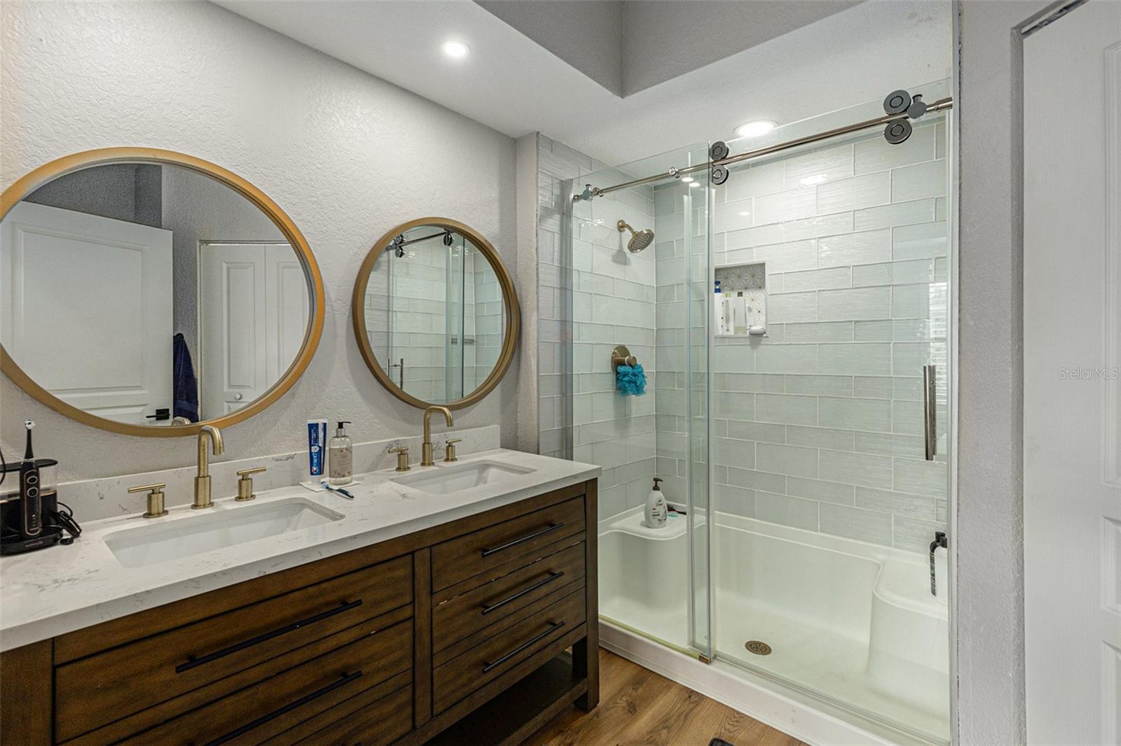 OXFORD PLACE AT TAMPA PALMS A - Residential Lease