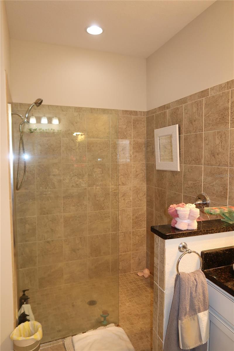 SHINGLE CREEK RESERVE AT THE OAKS PH 5 - Residential