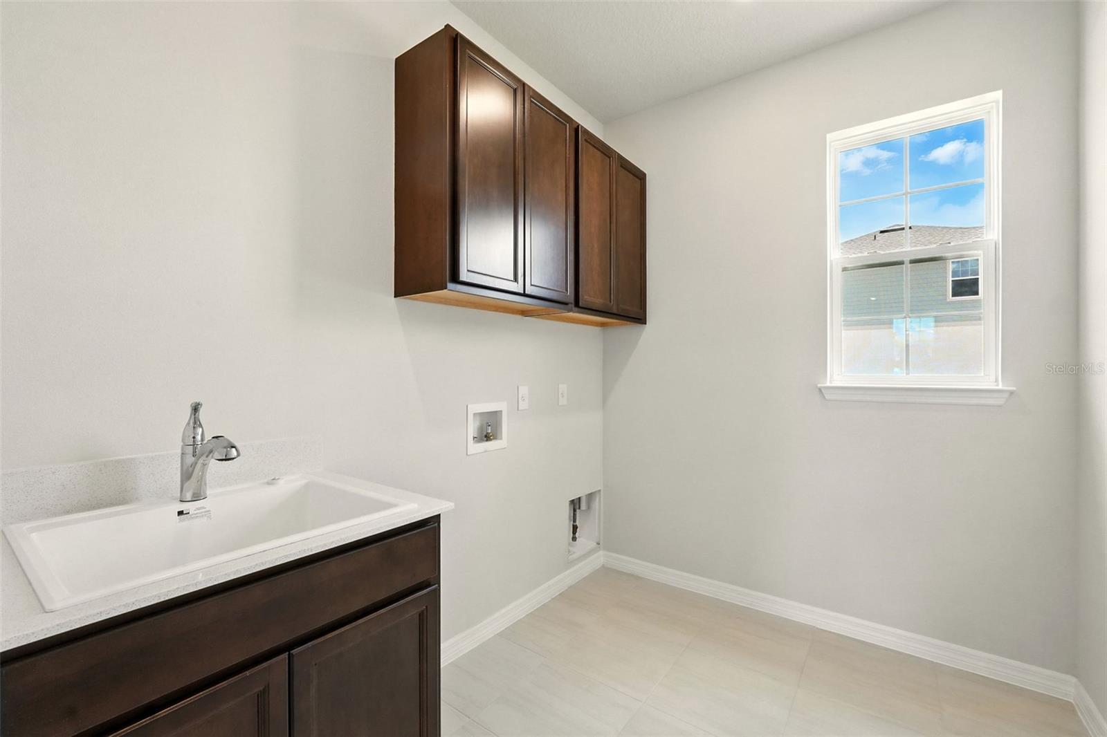 WINTER GROVE - Residential