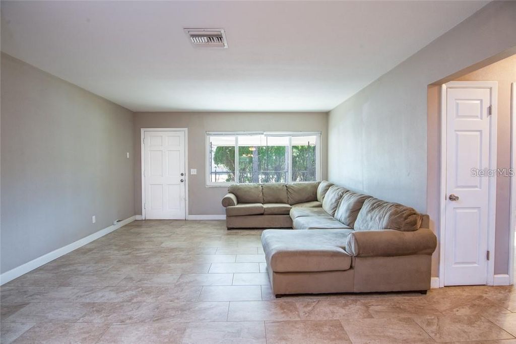 Photo of 2074 Greenbriar Boulevard, Clearwater, FL 33763 (MLS # TB8402107)