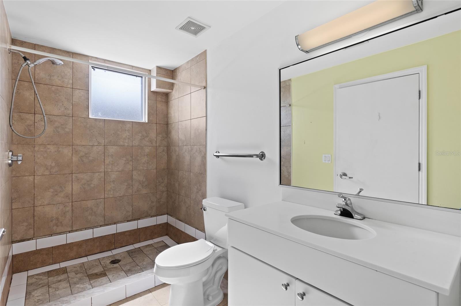 LOFTS OASIS CONDO - Residential