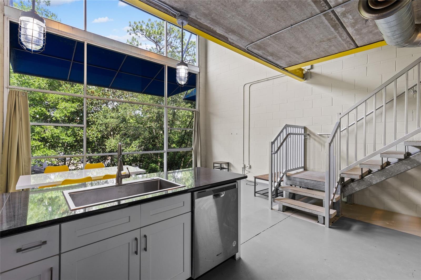 LOFTS OASIS CONDO - Residential