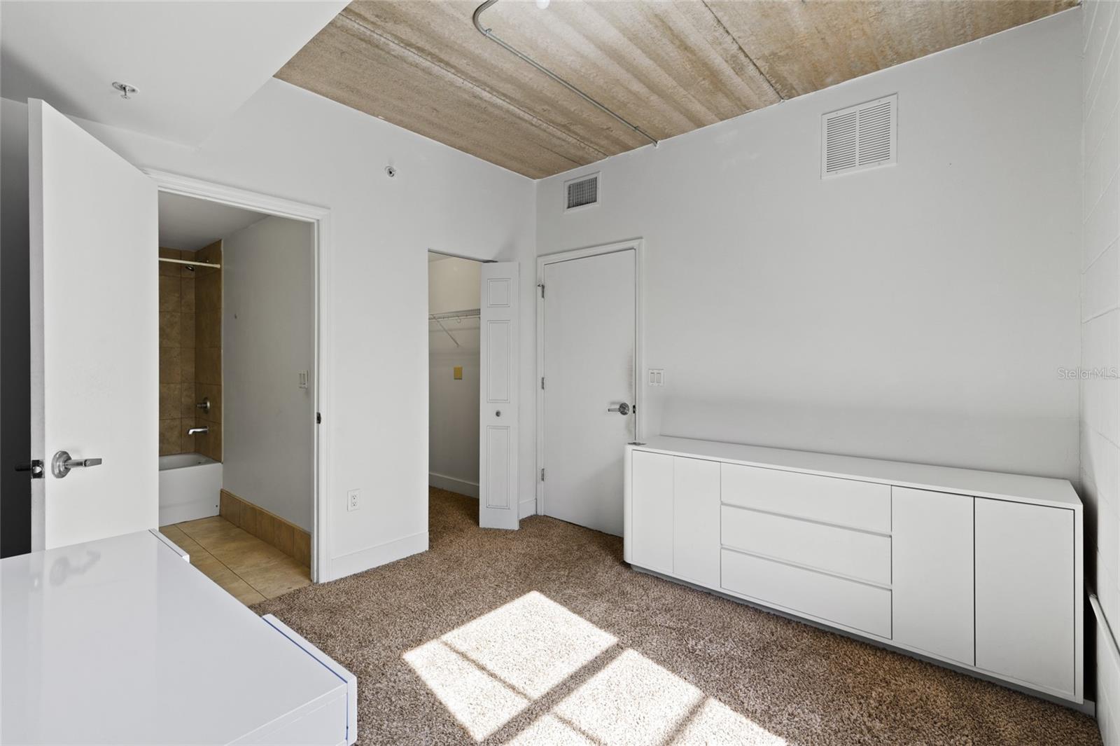 LOFTS OASIS CONDO - Residential