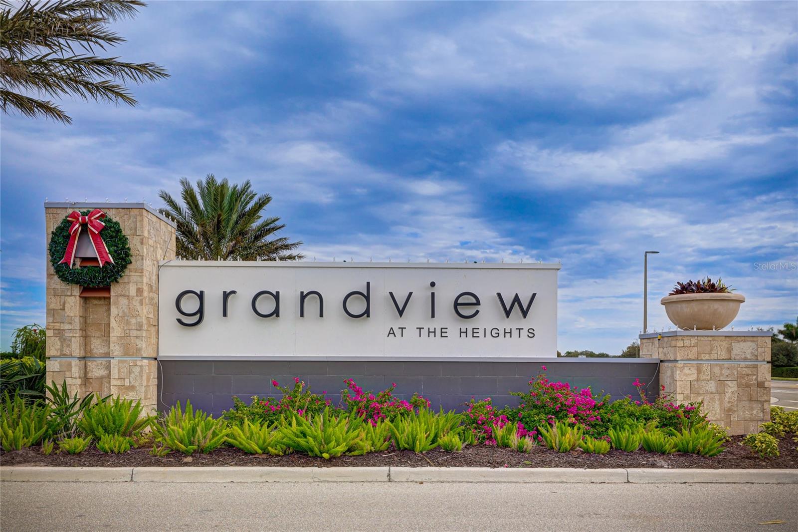 GRANDVIEW AT THE HEIGHTS - Residential Lease