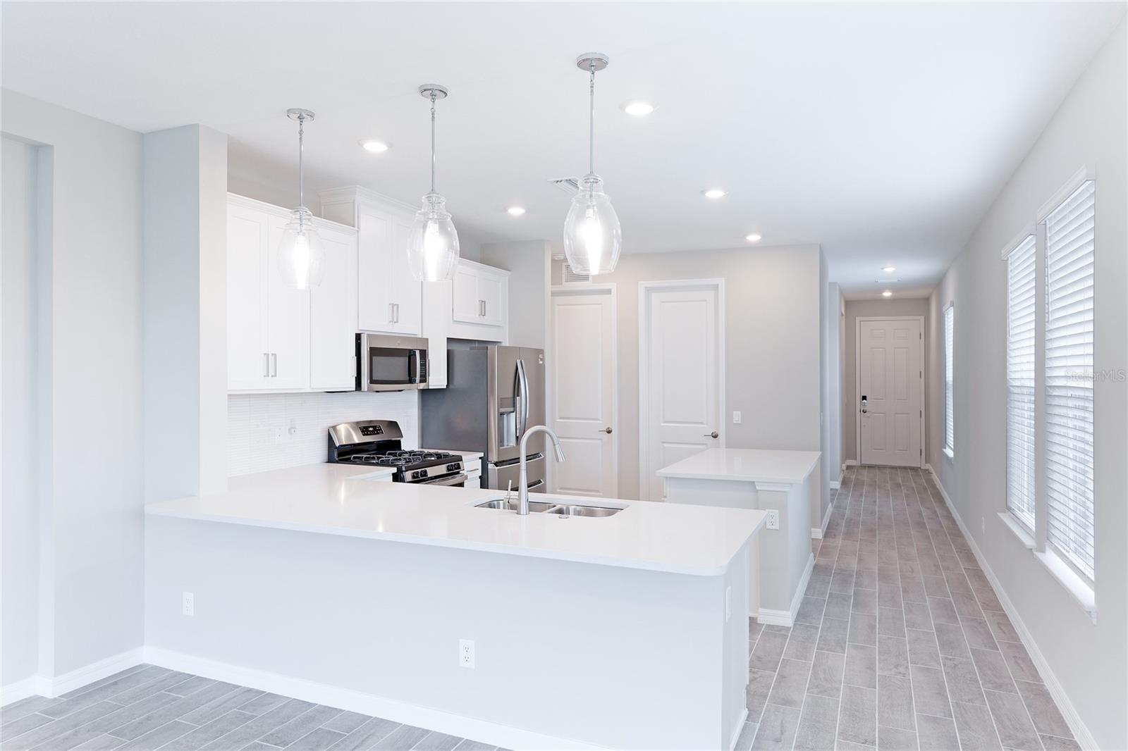 GRANDVIEW AT THE HEIGHTS - Residential Lease