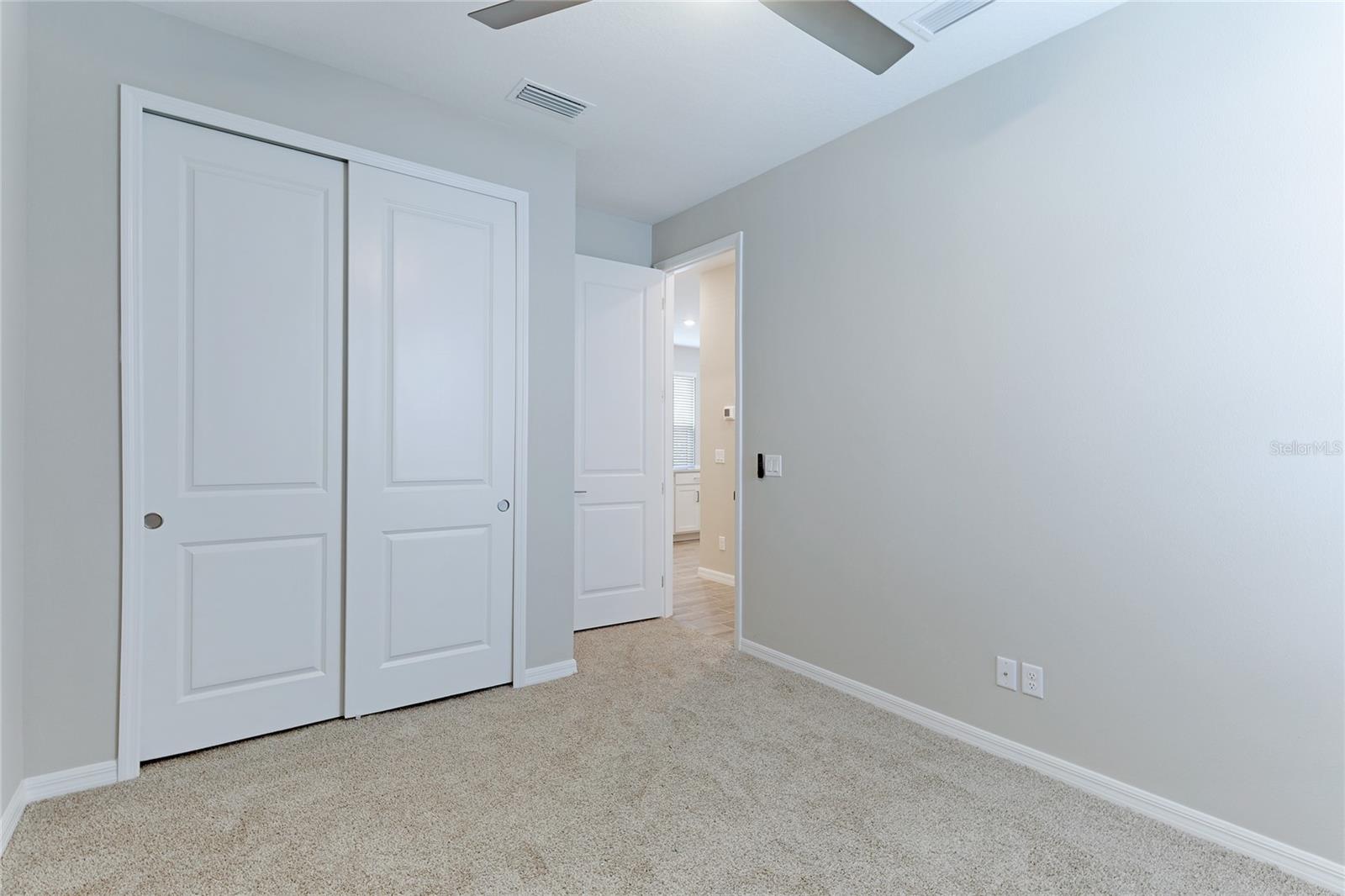 GRANDVIEW AT THE HEIGHTS - Residential Lease