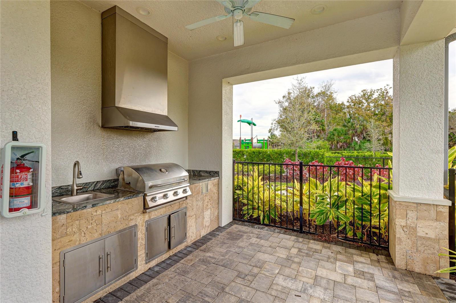 GRANDVIEW AT THE HEIGHTS - Residential Lease