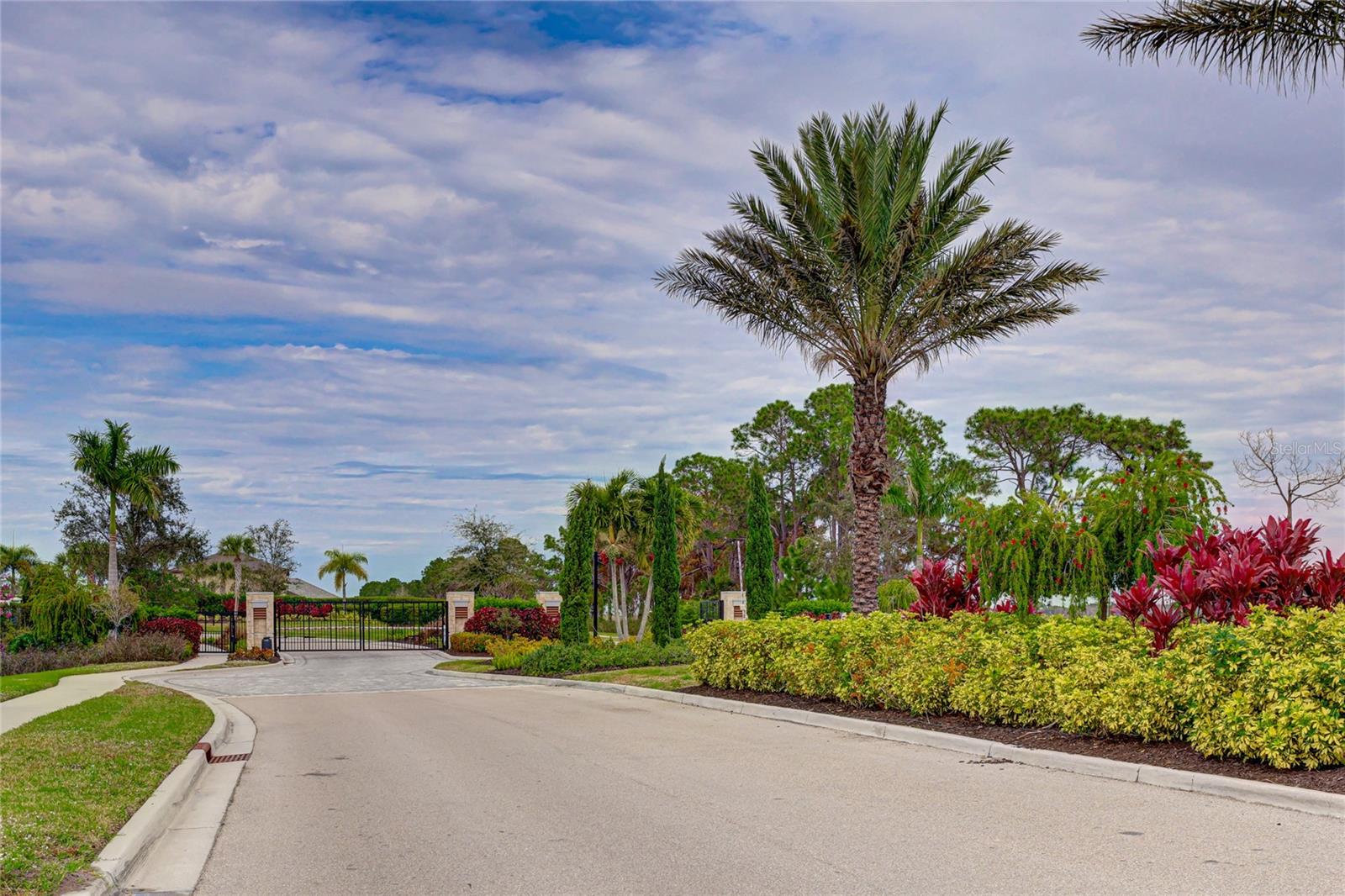 GRANDVIEW AT THE HEIGHTS - Residential Lease