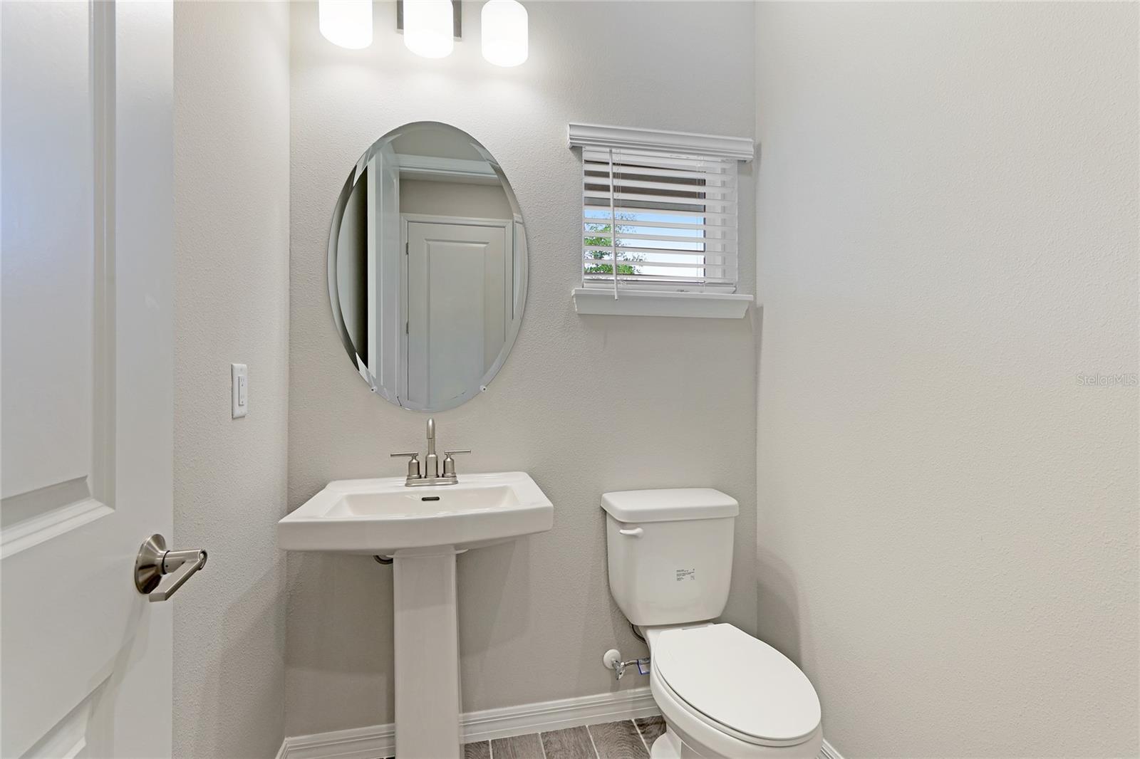 GRANDVIEW AT THE HEIGHTS - Residential Lease