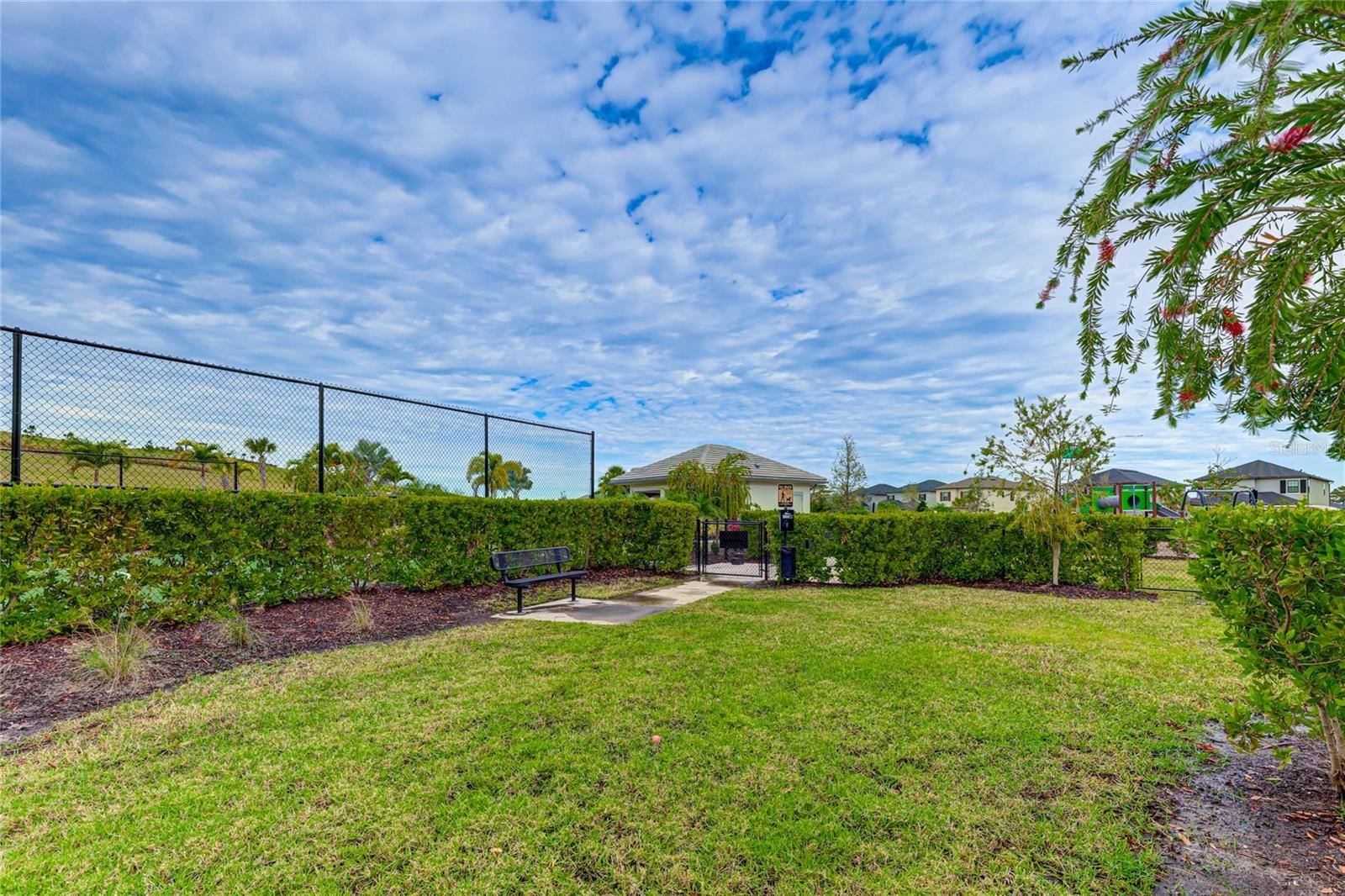 GRANDVIEW AT THE HEIGHTS - Residential Lease