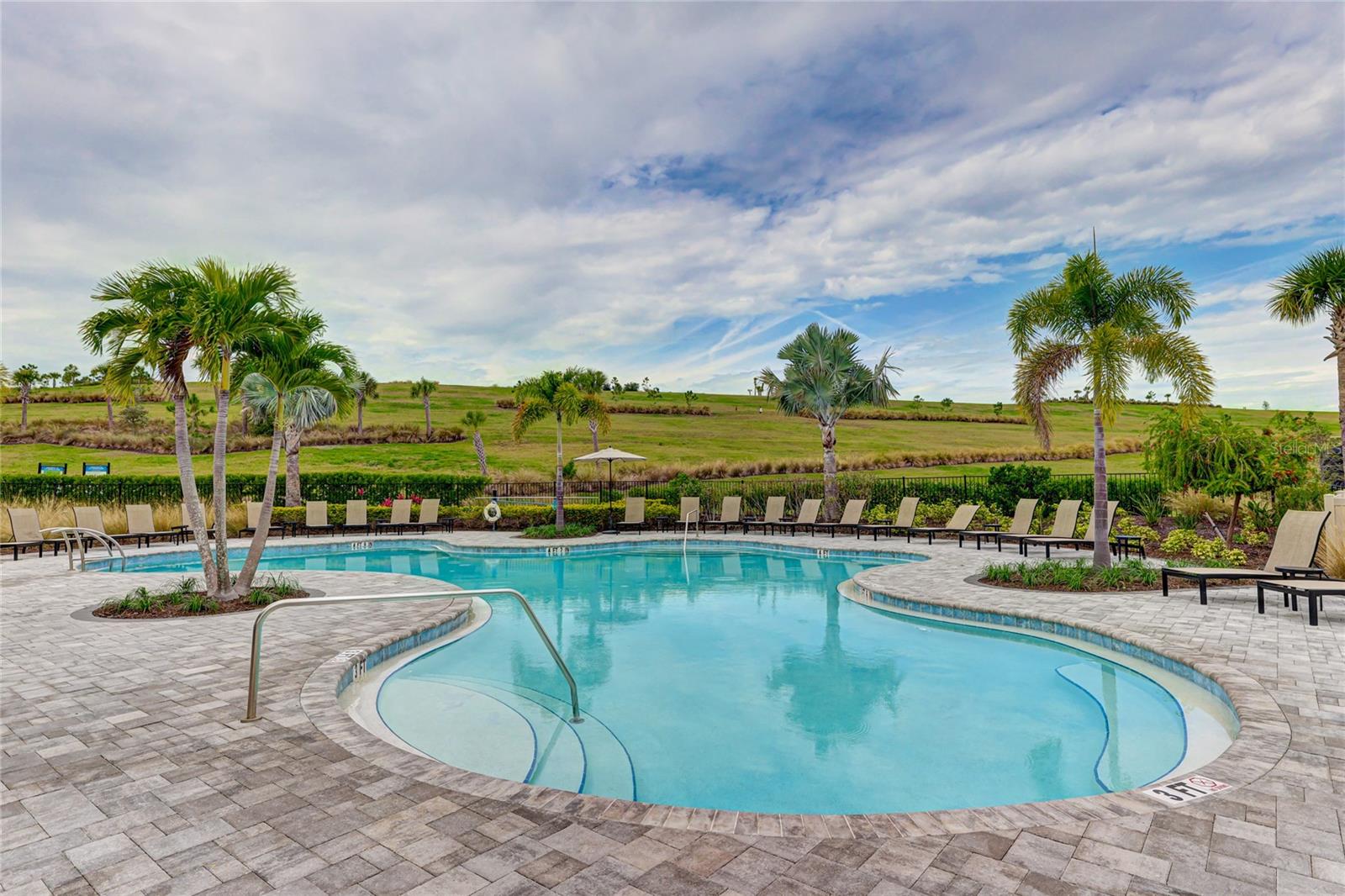 GRANDVIEW AT THE HEIGHTS - Residential Lease