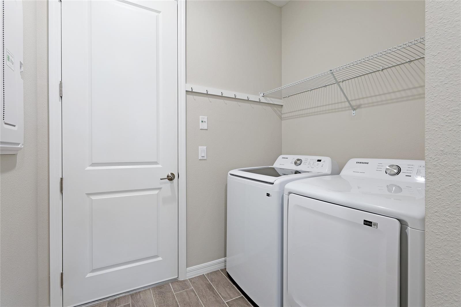 GRANDVIEW AT THE HEIGHTS - Residential Lease