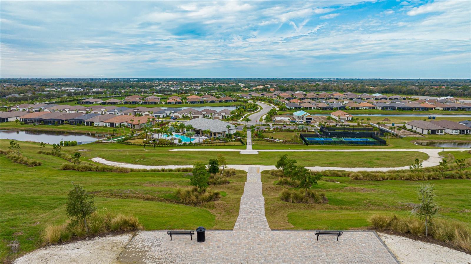 GRANDVIEW AT THE HEIGHTS - Residential Lease